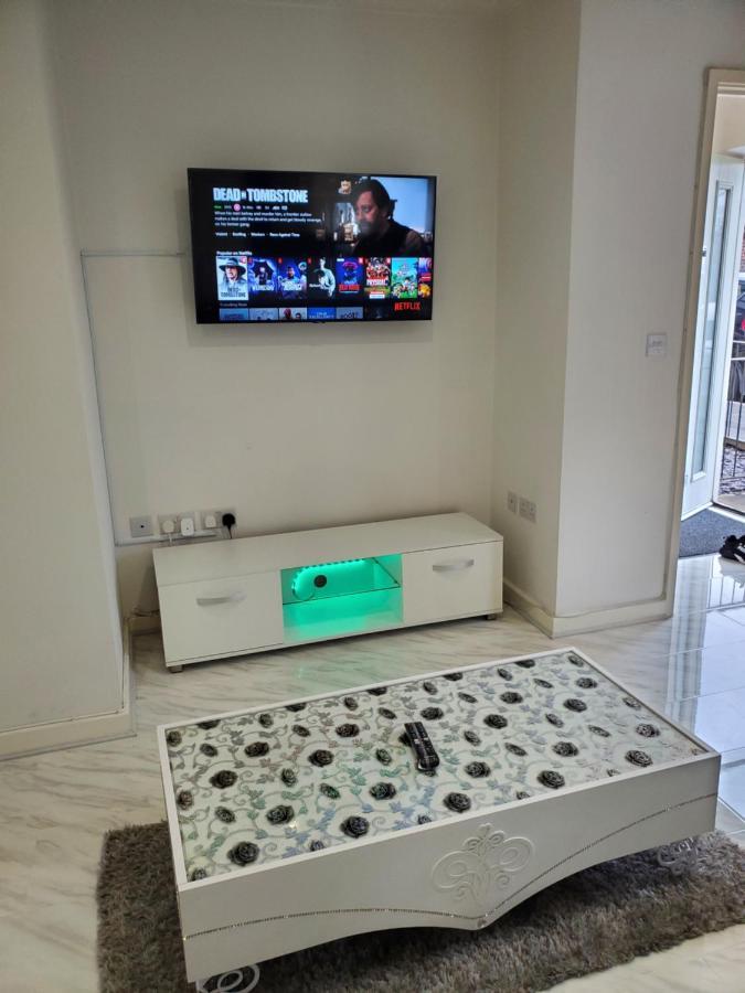 Beautiful & Elegant 2 Bed Room House Manchester Exteriér fotografie